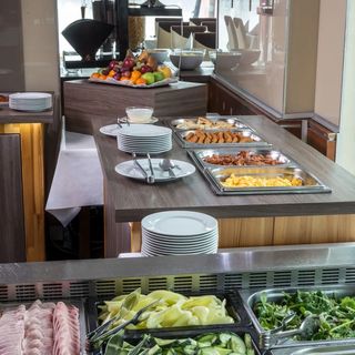 Holiday Beach Budapest Wellness & Sauna Park Hotel (5)