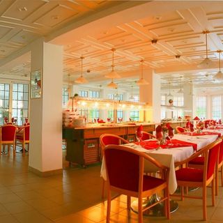 Két Korona Konferencia és Wellness Hotel Balatonszárszó (4)