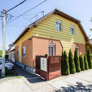 Almafa Apartmanház Eger (2)