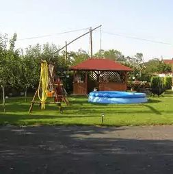 Szalóky Apartmanház Gyenesdiás (2)