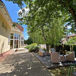 Penta Lux Hotel és Apartman Tata (2)