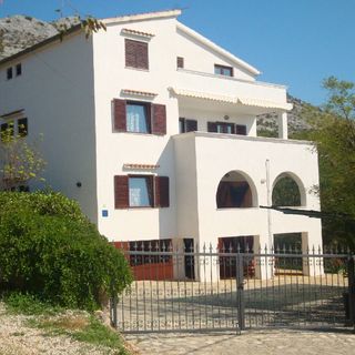 Apartmani Vukelić Starigrad (2)