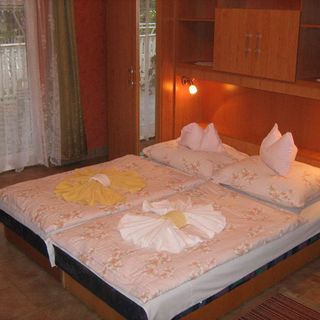 Rózsakert Panzió Balatonföldvár (4)