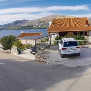 Apartmani Satis Trogir (3)