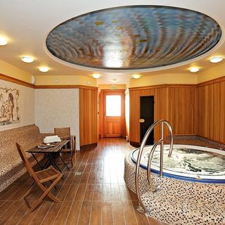 Barka Galéria Hotel és Étterem Tállya (2)