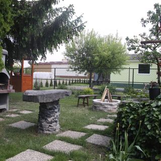 Sari Vendégház Lipót (3)