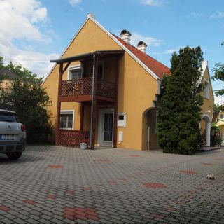 Sárga Rózsa Apartmanház Balatongyörök (5)