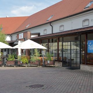 Hotel Chvalská Tvrz Praha (2)