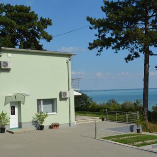 Balatoni Panoráma Apartmanház Balatonalmádi (4)