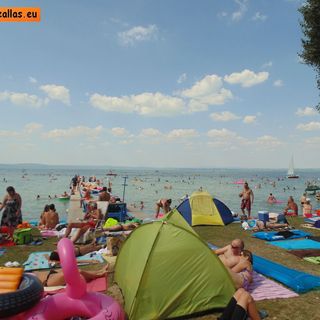 Siófok 3 Szobás Faház Nyaraló (2)