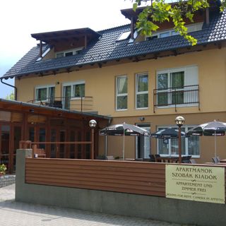 Ádám Apartmanház Siófok (2)