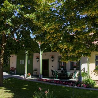 Mézes Vendégház és Apartman Kehidakustány (4)