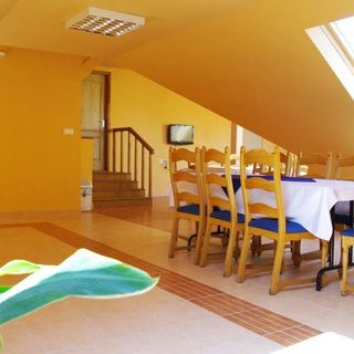 Borostyán Étterem és Ifjúsági Szálláshely Forráskút (3)