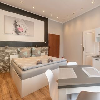 Hostel 70s and Queen Apartments Kraków (4)