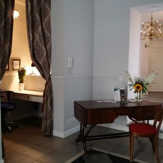 Crystal Suites Old Town (3)