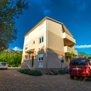 Apartman Kuco Starigrad (4)