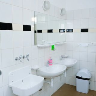 Sulyom Ifjúsági Szálló Géberjén (4)