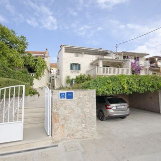 Apartments Klisović Bol (5)