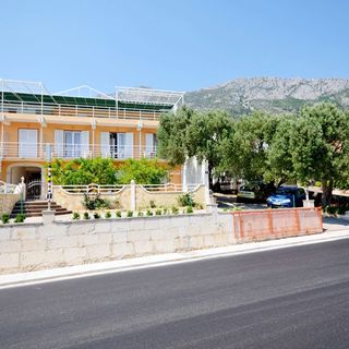 Apartments Joško Gradac (5)