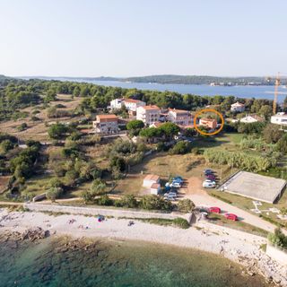 Apartments Petra near beach Pula (3)