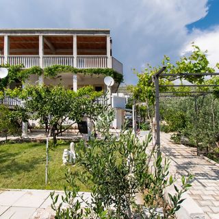 Apartments Jadranka Grebastica (2)