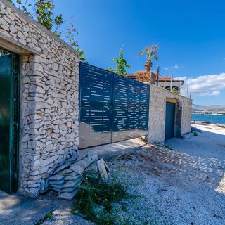 Apartment Neven Slatine (3)