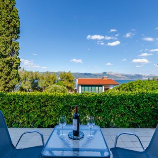 Apartment Neven Slatine (4)