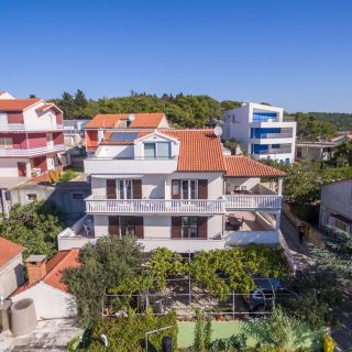 Apartments Snježana Tisno (3)
