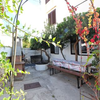 Apartments Pleše Baska (4)