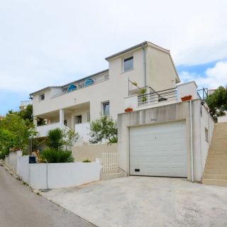 Apartments Silvana Okrug Gornji (3)