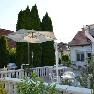 Henrietta-Violetta Apartman Hajdúszoboszló (5)