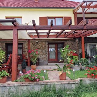 Virág Apartmanház Sopron (2)