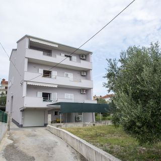 Apartments MERI Okrug Gornji (5)