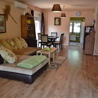 Safe House Villa Siófok (2)