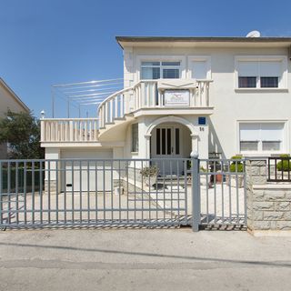 Apartments Mare Okrug Gornji (4)