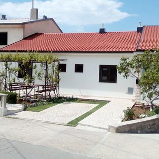 Apartmanok Parkolóhellyel Senj - 7475 (2)