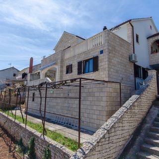 Apartmanok Parkolóhellyel Postira, Brac - 765 Postira (4)