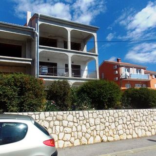 Apartmanok Parkolóhellyel Novi Vinodolski - 5600 (2)