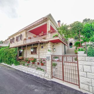 Apartmanok Parkolóhellyel Splitska, Brac - 2857 Splitska (3)
