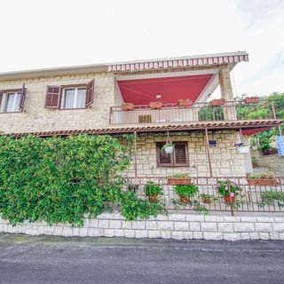 Apartmanok Parkolóhellyel Splitska, Brac - 2857 Splitska (4)