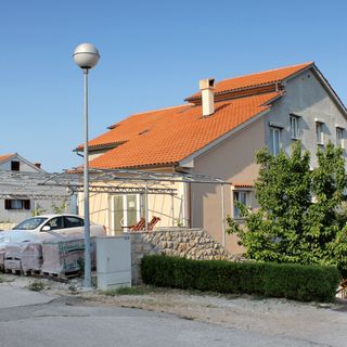 Apartmanok Parkolóhellyel Njivice, Krk - 5458 Njivice (2)