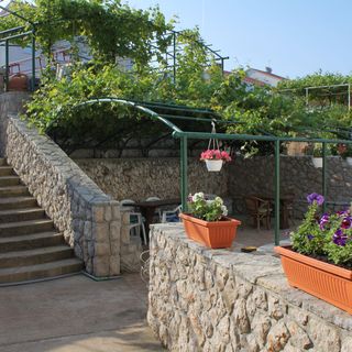 Apartmanok Parkolóhellyel Njivice, Krk - 5458 Njivice (4)