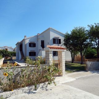 Apartmanok Parkolóhellyel Pag - 11358 (4)