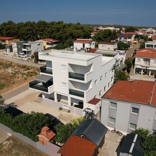 Apartmanok Parkolóhellyel Vir - 12692 (3)