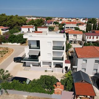 Apartmanok Parkolóhellyel Vir - 12692 (4)