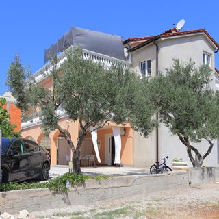 Apartmanok Parkolóhellyel Grebastica, Sibenik - 11301 Grebaštica (4)