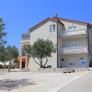 Apartmanok Parkolóhellyel Grebastica, Sibenik - 11301 Grebaštica (5)
