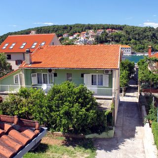 Apartmanok és Szobák A Tenger Mellett Jelsa, Hvar - 4602 Jelsa (4)