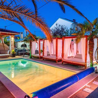 Apartmanok és Szobák Medencével Sukosan, Zadar - 5906 Sukošan (4)