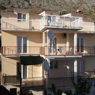 Apartmanok Parkolóhellyel Stanici, Omis - 10360 Stanići (2)